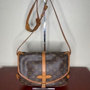 Louis Vuitton Saumur 30